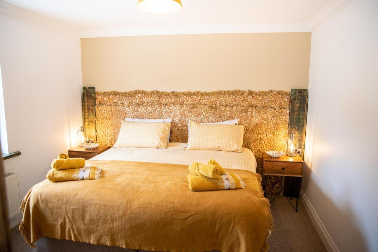 The Beach House Holiday Apartments Истбурн Экстерьер фото