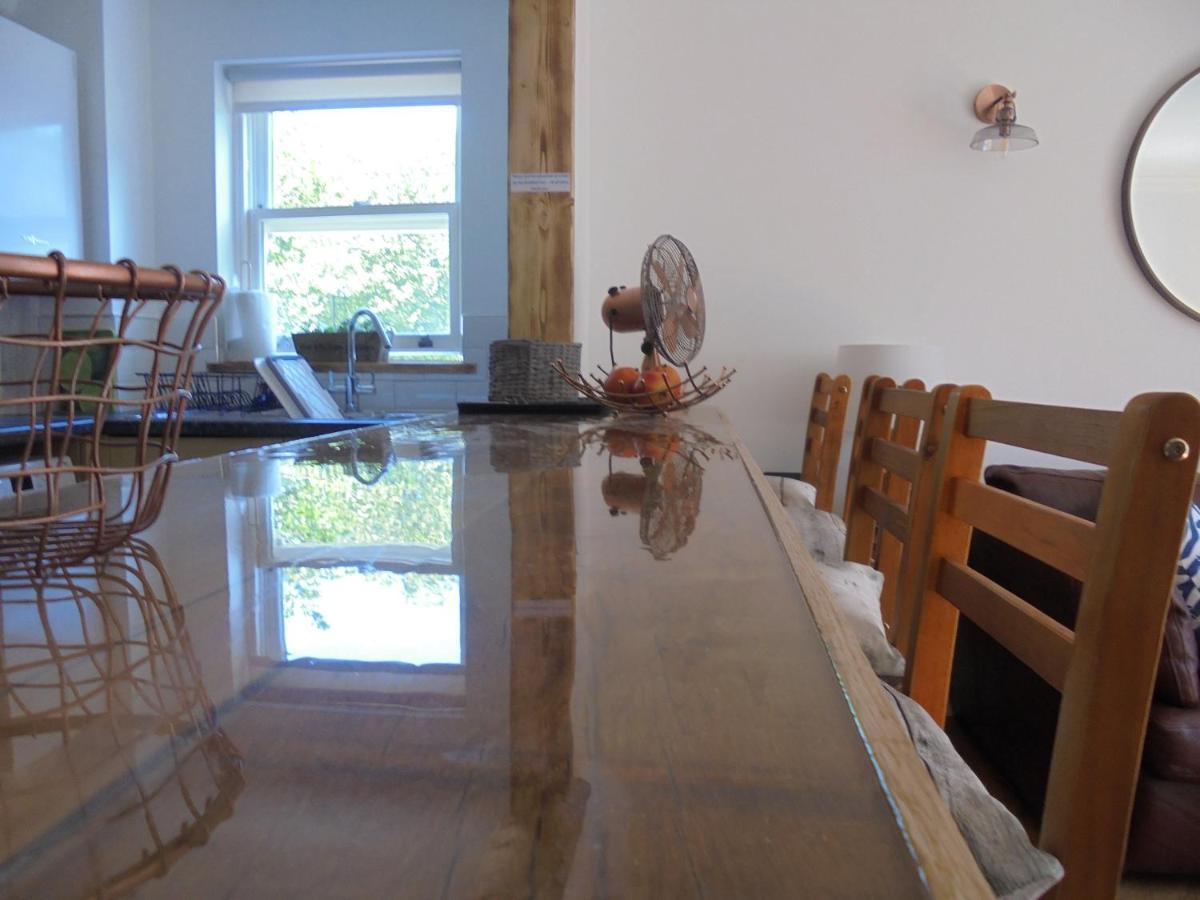 The Beach House Holiday Apartments Истбурн Экстерьер фото