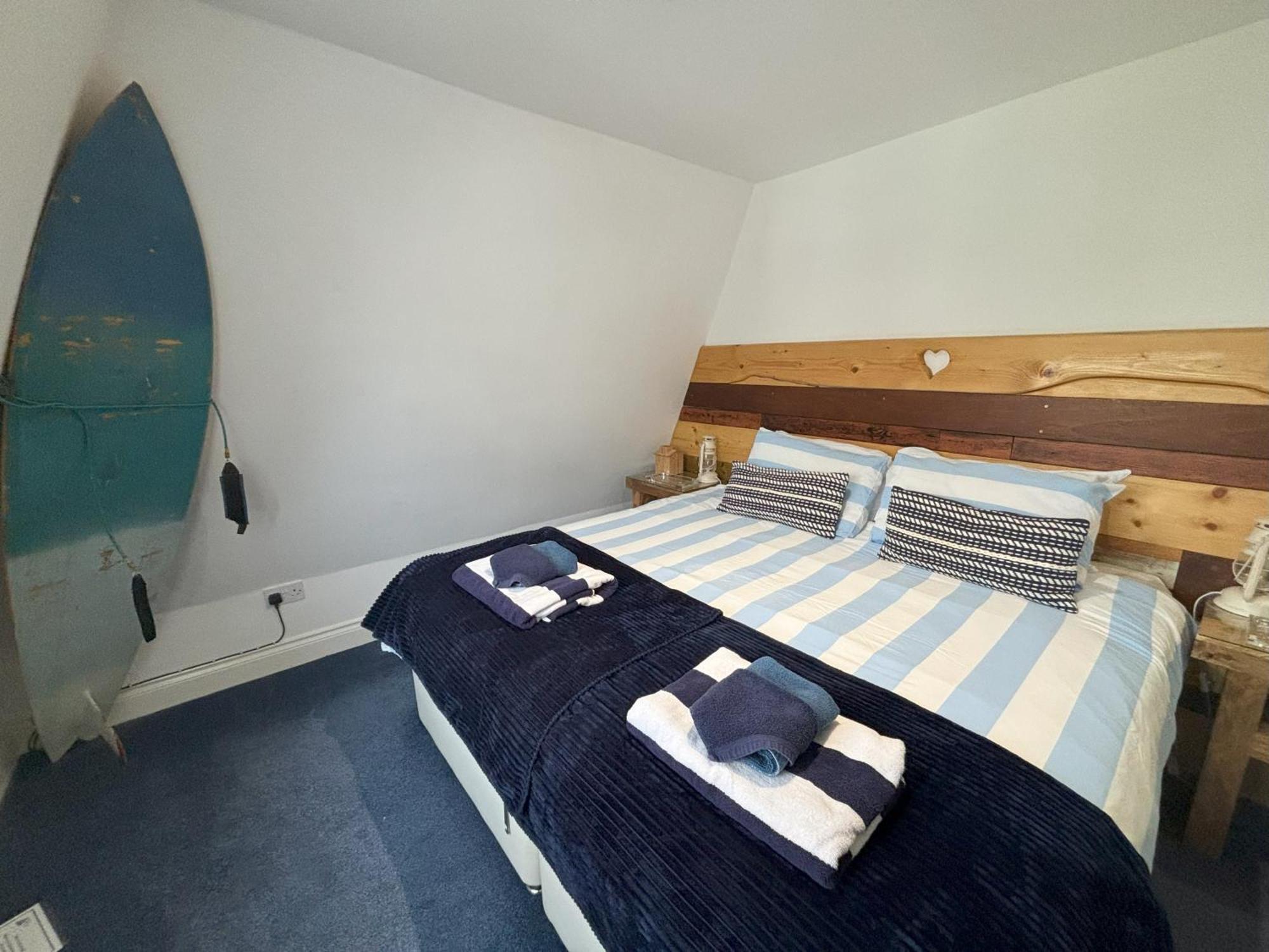 The Beach House Holiday Apartments Истбурн Экстерьер фото