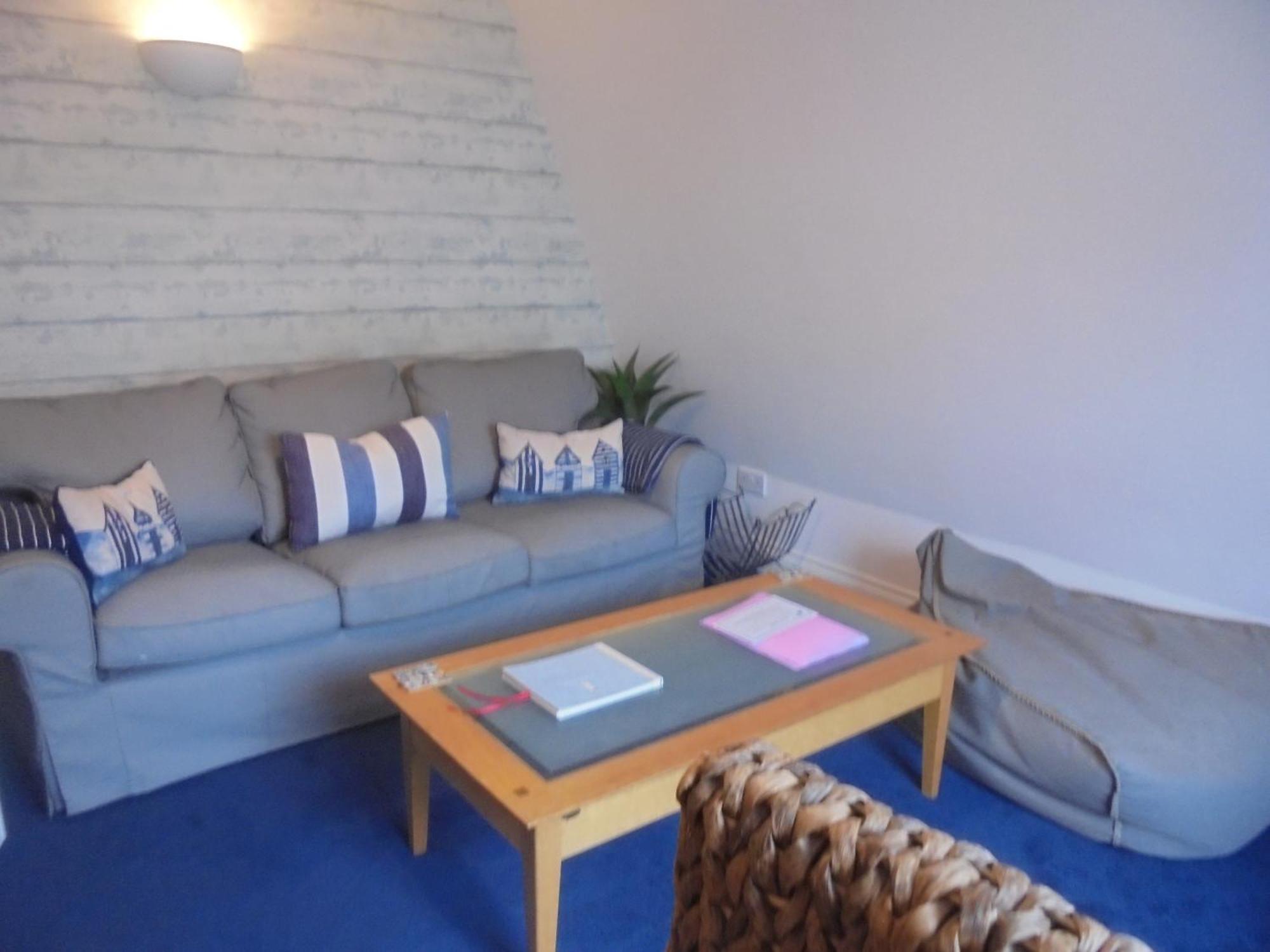 The Beach House Holiday Apartments Истбурн Экстерьер фото