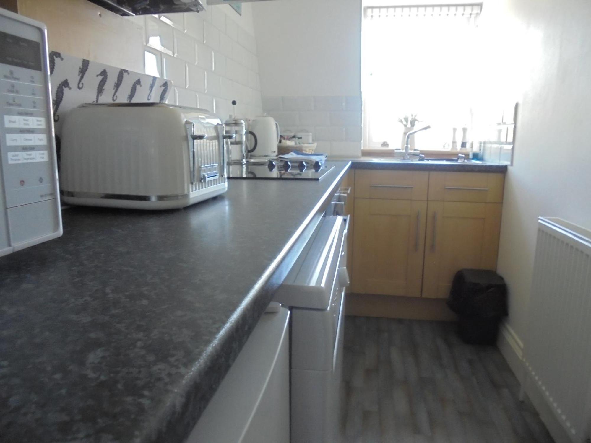 The Beach House Holiday Apartments Истбурн Экстерьер фото